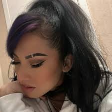 Posting a quick selfie before the night ends because lately, I've had alot  to smile about.✨ God's been blessing me big time, revealing pieces I needed  to grasp to level tf up!!✨