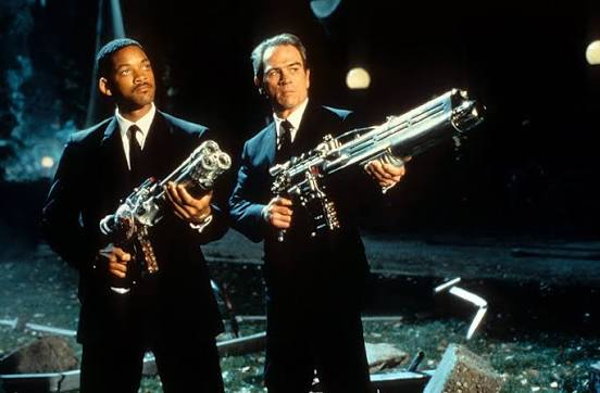 Review: Men in Black (1997) — 3 Brothers Film