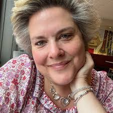 Courtney Kinder's Instagram, Twitter & Facebook