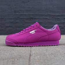 Etiqueta tejida con el logotipo de puma en la lengüeta del zapato, logotipo de puma roma en los costados y logotipo de puma cat en el talón. Puma Roma Addidas Shoes Shoes Pumas Shoes