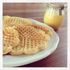 Sundenfreie Joghurtwaffeln Zum Sonntagskaffee Joghurt Waffeln Kalorienarm Backen Sonntagskaffee