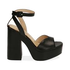 Scarpe dorate eleganti, con plateau e tacco cm 12, ha segni di usura sulla parte finale dell allacciatura alla caviglia e su un lato esterno di una scarpa che non influisce sulla sua stabilità. Sandali Neri Con Plateau Tacco 12 5 Cm Primadonna Collection