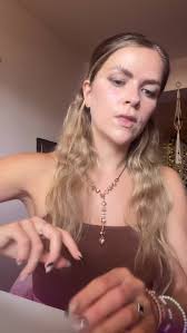 So you want to make healthier choices, but are afraid of having to track  macros forever?, Worried you won’t be able to go to dinner and enjoy it  without calculating numbers in your mind ever again?, ...