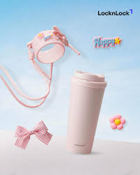 Stay cute Tumbler One Touch Clip with Silicone Sleeve Jibbitz🌼 Tumbler ini  dari bahan stainless, bisa tahan suhu minuman Lockers tetap awet seharian.  Warna apa nih yang jadi favorit Lockers? Sudah tersedia