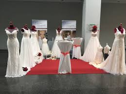 Damen, die gerne das tanzbein schwingen, brauchen natürlich ein passendes outfit. O Xrhsths Katharina Brautmoden Sto Twitter Hochzeitsmesse Mainz Rheingoldhalle 13 14 Oktober 2018 Aufbau Erledigt Am Samstag Sonntag Beraten Wir Euch Gerne Rund Um Das Thema Brautmode Und
