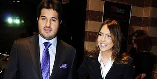 İran'a yönelik yaptırımların ihlal edilmesiyle ilgili amerika'da görülen davanın önemli ismi reza zarrab, geçtiğimiz günlerde new york'taki nobu adlı restoranda görüntüleri, şaşkınlık yaratmıştı. Sdmufrcnfsdqjm