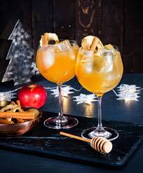 Cocktail Au Rhum Et Au Cidre Punch De La Reine Urbaine City Recette En 2020 Cocktail Rhum Aperitif Rhum Punch De Noel