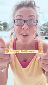 Night of self care! Getting ready for Halloween 🤩 who else loves a good  face mask?