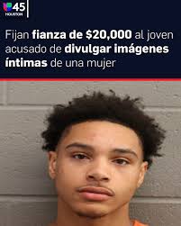 Un repartidor fue captado el domingo por varias personas mientras huía de  la Patrulla Fronteriza y su escape se volvió viral. Ahora habla con  Univision para dar su versión.