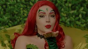 Poison Ivy's Kiss of Surrender 💋 - YouTube