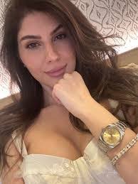 Sharon Markle's Instagram, Twitter & Facebook