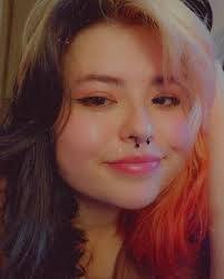 Elisha Watts's Instagram, Twitter & Facebook