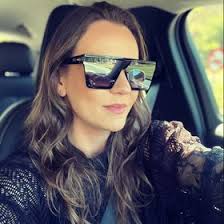 Natasha Pena (natashalogsdon)