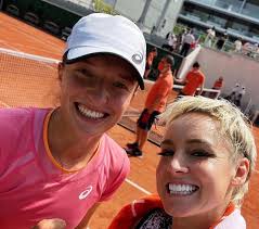 Watch all the action from the 2021 french open live on eurosport, eurosport.co.uk and the eurosport. Debel Swiatek Mattek Sands Tv Transmisja Na Zywo 1 4 Finalu Roland Garros Paryz O Ktorej Godzinie Gra Debel Swiatek Mattek Sands Stream Online Live 8 06 Gdzie Ogladac Super Express