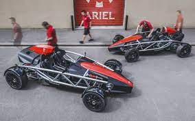 The atom is amazingly connected to the road, and the slightest steering inputs send the car exactly where you point it — no rational, regular automobiles have steering that's anywhere near this sharp or exciting, and it makes. Ariel Atom 4 Premiere In Goodwood Technische Daten Details