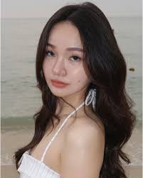 我没有惊艳绝伦的脸就请你记住我看向你的眼Lens👀- @hapakristin_sea 1.2.3.4-Born to be Kristin Grey  6.7.8-Secretive Kristin Basic Olive *Use my discount CODE: tiffanykhor_10 #