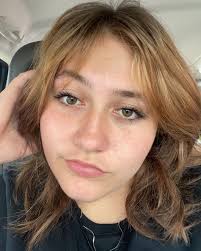 alexa play “looks that kill” by mötley crüe