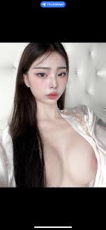 Anyone know who is this? : rSauceforNSFWads