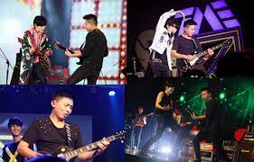 陳君豪（英語： howe chen ，1982年5月29日 － ），台灣音樂製作人、作曲人、編曲人、吉他手。 曾創辦音樂工作室成績好studio，並於搖滾團體佛跳牆中擔任吉他手。 2015年，佛跳牆獲得金曲獎最佳樂團獎與最佳編曲人獎 。 2017年，憑藉歌曲《是日救星》獲得金曲獎最佳單曲製作人獎 è¼•é¬†çŽ©å‰ä»– Happyguitarstudio å¸«è³‡ä»‹ç´¹