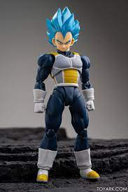 Featuring an all new broly, standing at a huge 8.6 inches tall, this. Ssgss Vegeta S H Figuarts Dragonball Super Broly Movie In Hand Gallery The Toyark News