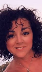 Elly Griffiths (@ellygriffiths)