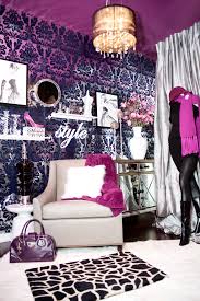 Fine tune your living room with these chic glam living room ideas from #itsallmodern! 7 Steps To Your Own Kylie Jenner Inspired Glam Room Betterdecoratingbiblebetterdecoratingbible