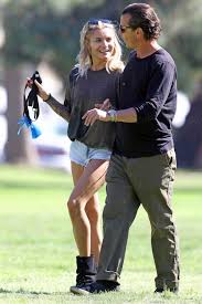 After months of speculation, gavin rossdale has made his blossoming relationship with sophia thomalla instagram official. Sophia Thomalla And Gavin Rossdale Out At A Park In Los Angeles 03 29 2018 Hawtcelebs