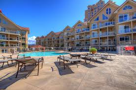 Welcome to kelowna, british columbia, canada's napa valleyby laura adkins, travel writer. Discovery Bay Resort Kelowna Resort Accomodations