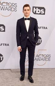 Actor writer dave franco is an american writer and film and tv actor. Sag Awards 2019 Fashion Live From The Red Carpet Dave Franco Actors Screen Actors Guild Award