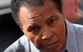 Heavyweight boxer Muhammad Ali dies