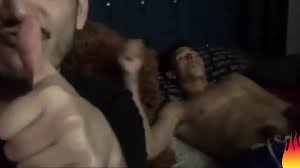 Accendo il mio migliore amico con un pompino mentre guardo un film!!