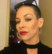 Evangeline lilly was born nicole evangeline lilly on 3 aug 1979, in fort saskatchewan, alberta, canada. Evangeline Lilly Family Husband Kids Sisters Parents Afalona