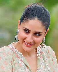 Kareena Kapoor Enjoyed A Day At The Farm And The Pictures Scream All The Fu Indian Bollywood Actress Most Beautiful Indian Actress Bollywood Actress Hot Photos