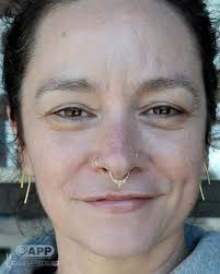 🍑 Give Peach a Chance 🍑 Boy oh boy do we just love the hell out of an  ornate septum piece 🤩 @holeyqueer pierced this lovely client's septum with  a yellow gold “