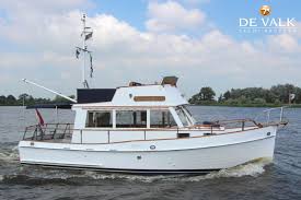She is a true blue water if grand banks' aim was to renew elite brand recognition with this yacht, then we believe they have. Grand Banks 32 Sedan Motor Yacht For Sale De Valk Yacht Broker