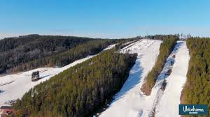 Det finns idag 7 liftar och 8 nedfarter med varierad åkning och givetvis finns ett parkområde! Ulricehamn Ski Center Photos Facebook