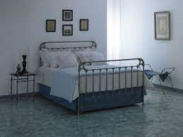 we have this bed but are waiting to redo our bedroom before we use it smeedijzeren bedden ijzeren bedframe toscaanse slaapkamer