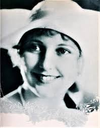 Frances Cooke's Instagram, Twitter & Facebook