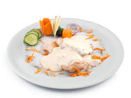 Încingem o tigaie și adăugăm untul. Piept De Pui Cu Sos Gorgonzola Pizza Coandi Arad