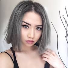 Tutoriel sur 5 coiffures très simples et faciles que je réalise souvent, j'espère qu'elles vous plairont ! Cheveux Gris Mode 2016 Une Tendance Qui Vient Avec Un Prix