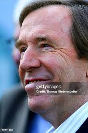 818 Thomas Guenther Photos & High Res Pictures