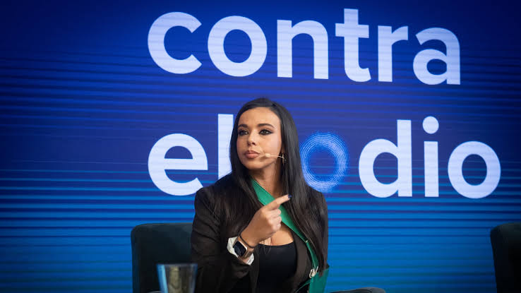 Amenazas y señalamiento: las claves de la protección policial a Sarah  Santaolalla | España | EL PAÍS