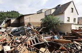 Na nederland, belgië en duitsland is ook oostenrijk getroffen door het noodweer. Tranlkazyj5ocm