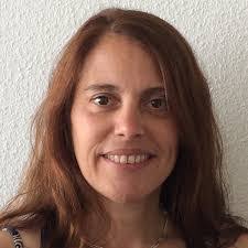 Laura Suter's Instagram, Twitter & Facebook