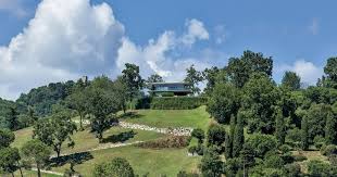 Sulle colline biellesi spunta la teca di vetro firmata Federico Delrosso