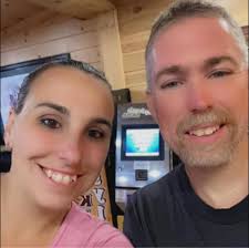 Anyone else in or around Calvin lose power? It's been out for over an hour.