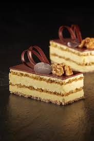 Questa valle che si incunea tra la val boreca ad est, la val vobbia, valbrevenna e alta val trebbia e la valle spinti (alessandria e genova) a sud e la val curone, val grue e valle ossona (alessandria) a nord, è delimitata ad. Pin Su Congelate