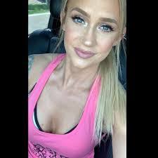 Shelby Mcrae's Instagram, Twitter & Facebook