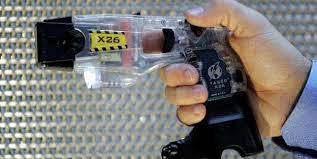 25 foot to 50 yards. Polizeieinsatz In Berlin Elektroschocks Bringen Nichts Taz De
