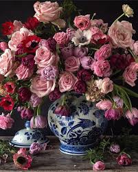 Spring In A Delftblue Gingerjar Roses Tulips Anemones Ranunculus And A Few Carnations Flower Arrangements Beautiful Flower Arrangements Floral Arrangements